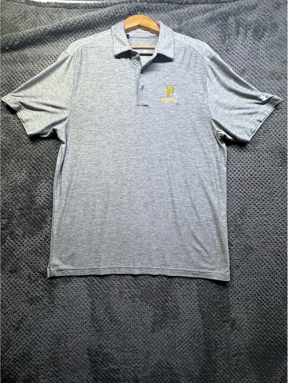 Pittsburgh Pirates under Armour men’s large polo heat gear 618